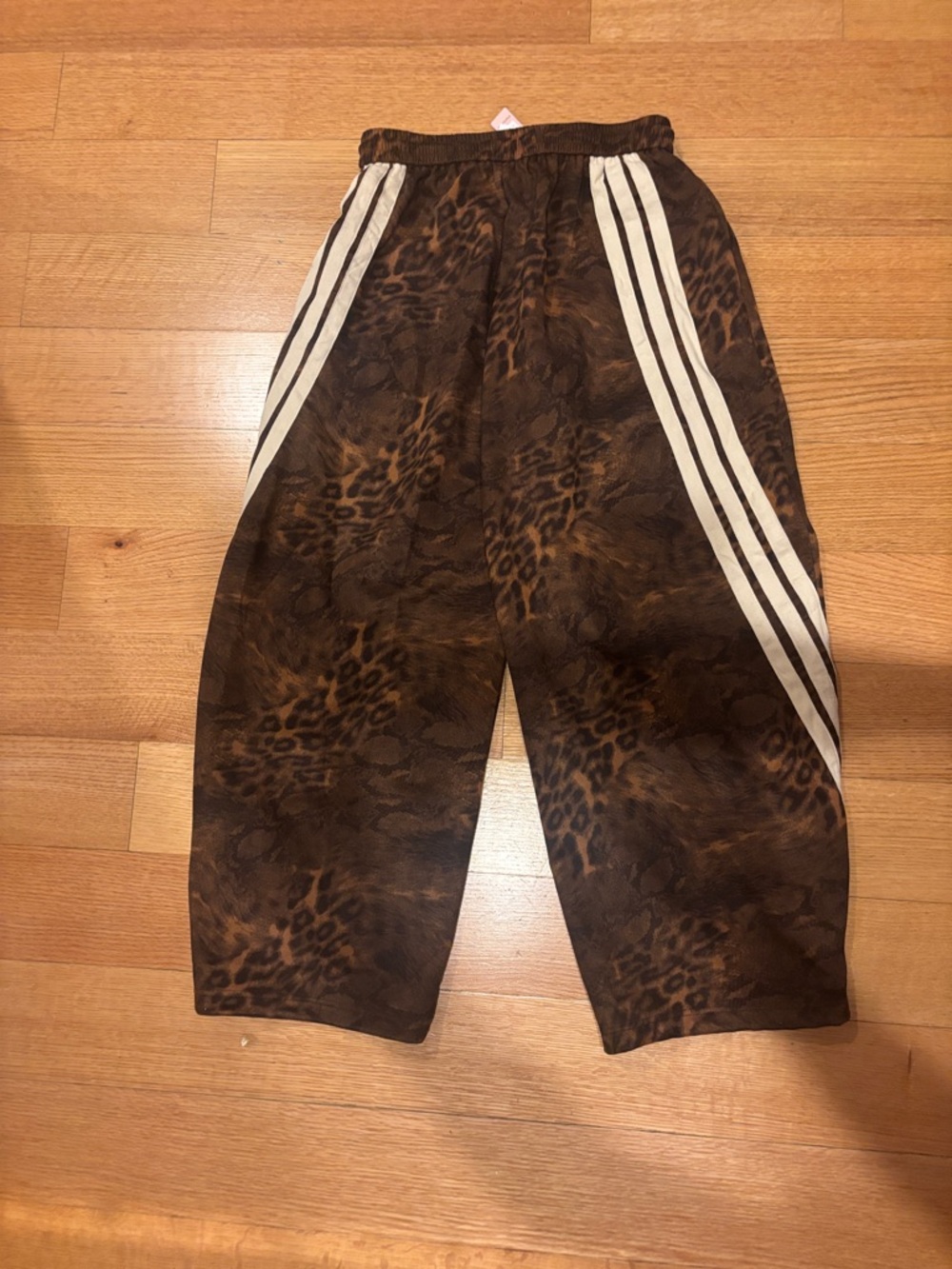 Brand New women’s Brown Leopard Print Track Pants with White Side Stripes - Picture 3 of 3